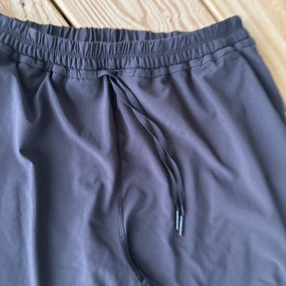 LULULEMON KEEP IT CLASSIC 23" CROP JOGGERS / PANTS 6 black - Picture 7 of 9